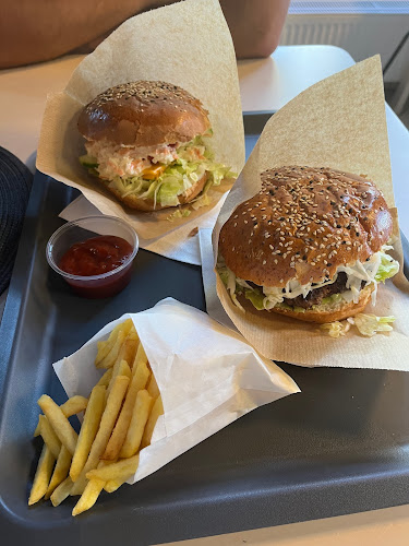 Opinii despre Hamburger Mester în Veresegyház - Étterem