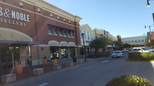 Book Store «Barnes & Noble Booksellers Hillside Village», reviews and photos, 305 Farm to Market Road 1382 #520, Cedar Hill, TX 75104, USA