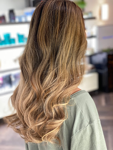 Hair Salon «Phia Salon», reviews and photos, 755 N High St, Columbus, OH 43215, USA