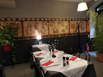 Atmosphère du Pizzeria Les II Muriers à Lorgues - n°10