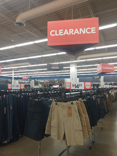 Outlet Store «VF Outlet», reviews and photos, 5391 Factory Shops Blvd, Ellenton, FL 34222, USA