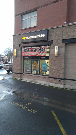 Telecommunications Service Provider «Boost Mobile Store by Wireless Century», reviews and photos, 175 5th St, Springfield, OR 97477, USA