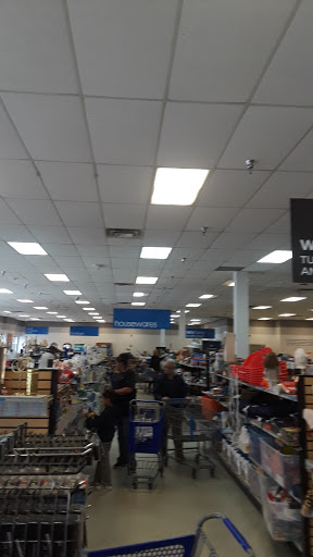 Thrift Store «Goodwill Aurora - E. Iliff», reviews and photos, 15509 E Iliff Ave, Aurora, CO 80013, USA