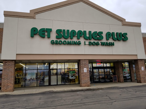 Pet Supply Store «Pet Supplies Plus», reviews and photos, 132 Randall Rd, Lake in the Hills, IL 60156, USA