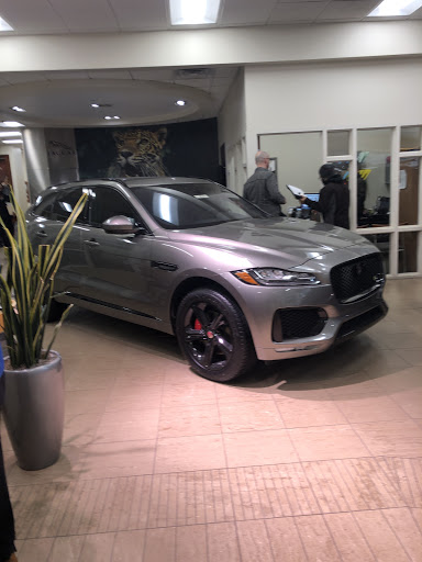 Car Dealer «Howard Orloff Volvo», reviews and photos, 1924 N Paulina St, Chicago, IL 60622, USA