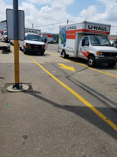 Truck Rental Agency «U-Haul Moving & Storage of Hamilton», reviews and photos, 25 S Erie Blvd, Hamilton, OH 45011, USA
