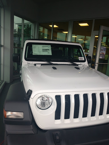 Car Dealer «Joey Accardi Chrysler, Dodge, Jeep, Ram», reviews and photos, 909 S Federal Hwy, Pompano Beach, FL 33062, USA