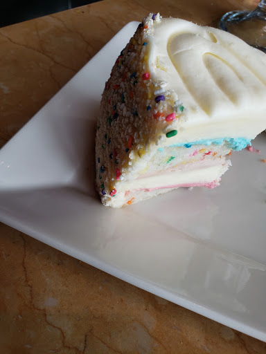 Restaurant «The Cheesecake Factory», reviews and photos, 16134 N 83rd Ave, Peoria, AZ 85382, USA