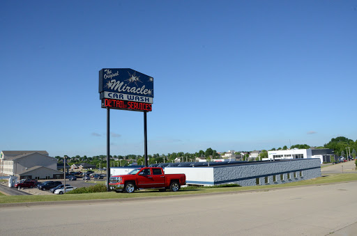 Miracle Car Wash en Dubuque