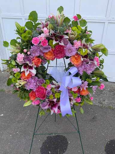 Florist «Event Connoisseur Flowers & Gifts», reviews and photos, 39 New London Turnpike #116, Glastonbury, CT 06033, USA