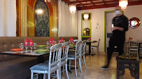 Atmosphère du Restaurant de spécialités d'Afrique du Nord couscousserie Tassili à Aix-les-Bains - n°2