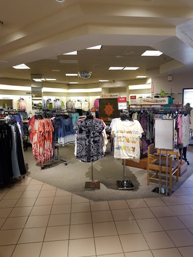 Department Store «Bon-Ton», reviews and photos, 100 Chambersburg Mall, Chambersburg, PA 17202, USA