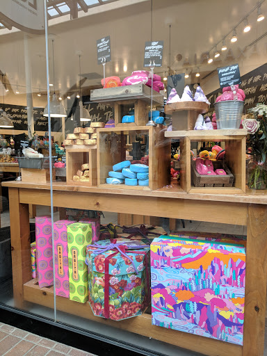 Shopping Mall «Fashion Island», reviews and photos, 401 Newport Center Dr, Newport Beach, CA 92660, USA