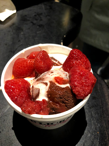 Ice Cream Shop «J.P. Licks», reviews and photos, 311 Harvard St, Brookline, MA 02446, USA