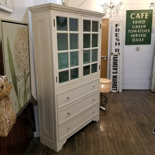 Antique Store «A Corner Cottage», reviews and photos, 895 Conner St, Noblesville, IN 46060, USA