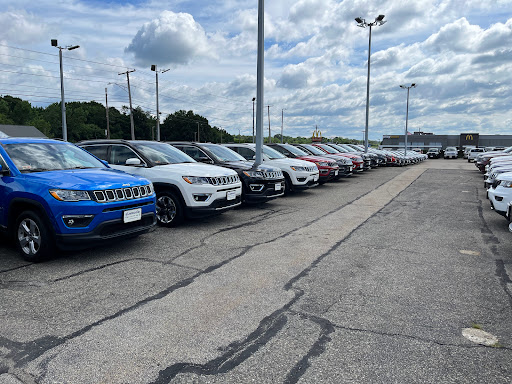 Car Dealer «Elmwood Chrysler Dodge Jeep Ram», reviews and photos, 625 Taunton Ave, East Providence, RI 02914, USA