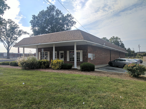 Liquor Store «Mecklenburg County ABC Store #09», reviews and photos, 1609 N Graham St, Charlotte, NC 28206, USA