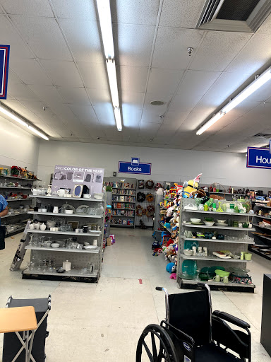 Thrift Store «Goodwill Industries of Greater Cleveland & East Central Ohio», reviews and photos, 12650A Rockside Rd, Cleveland, OH 44125, USA