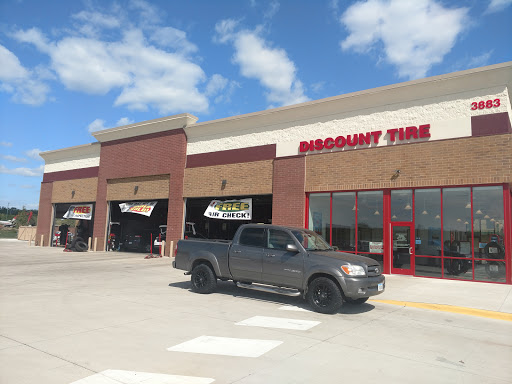 Tire Shop «Discount Tire Store - Altoona, IA», reviews and photos, 3883 8th St SW, Altoona, IA 50009, USA