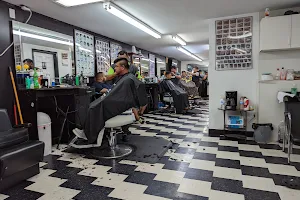 Oscar salon & barberia image