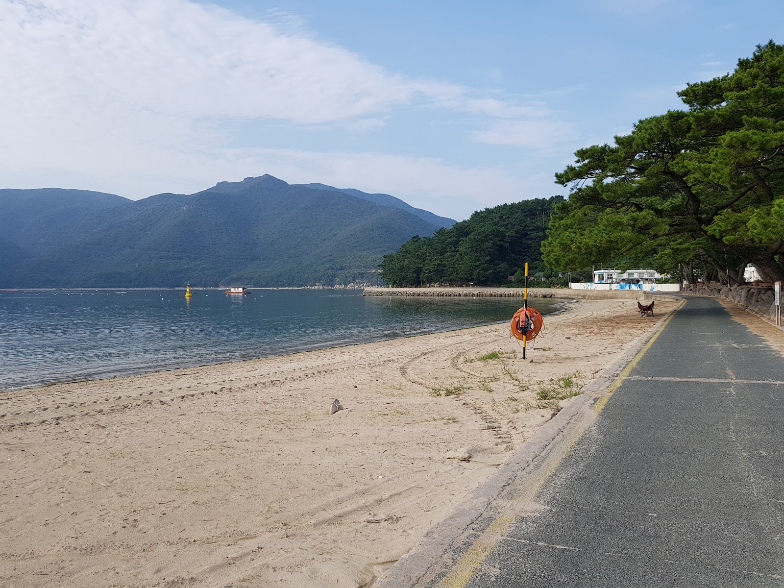 Myeongsa Beach'in fotoğrafı çok temiz temizlik seviyesi ile