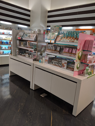 Cosmetics Store «SEPHORA», reviews and photos, 616 Southcenter Mall, Tukwila, WA 98188, USA
