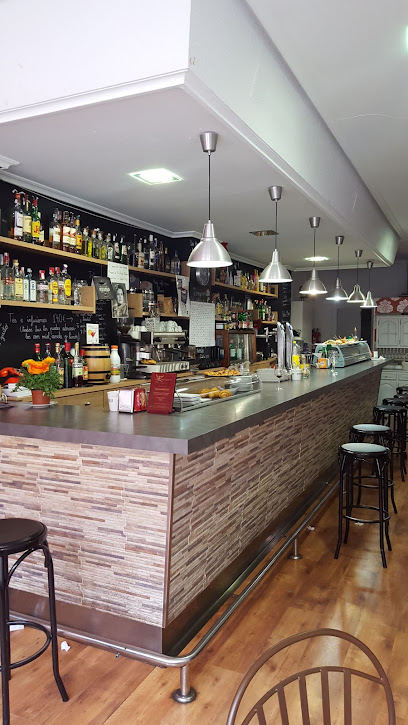 Bar-restaurante LYS - C. San Pedro de Cardeña, 6, 09002 Burgos, Spain