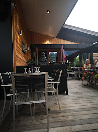 Atmosphère du Restaurant biologique Lac et Montagne à Saint-Jorioz - n°12