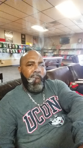 Cigar Shop «Cigar And Tobacco», reviews and photos, 196 Berlin Turnpike, Berlin, CT 06037, USA