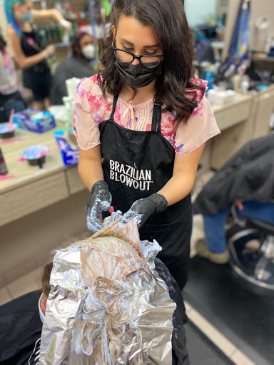 Hair Salon «Cuttin-Loose Hair Salon», reviews and photos, 523 N Krome Ave, Homestead, FL 33030, USA