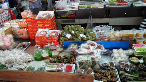 Kaset Market (Talad Kaset)