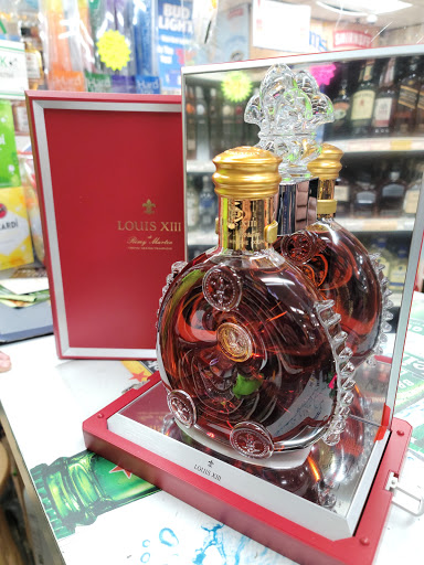 Liquor Store «Rolling Road Liquor Store», reviews and photos, 1101 N Rolling Rd # 1, Catonsville, MD 21228, USA