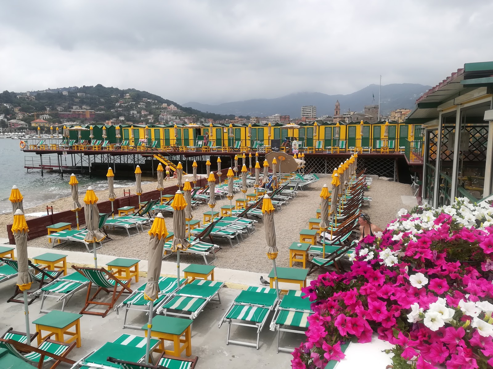 Spiaggia Rapallo'in fotoğrafı plaj tatil beldesi alanı