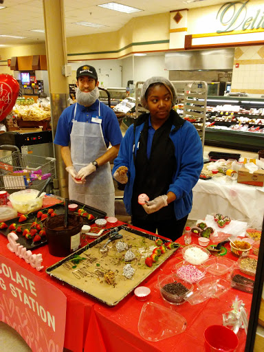 Grocery Store «Kroger», reviews and photos, 264 S Hollywood Blvd, Steubenville, OH 43952, USA