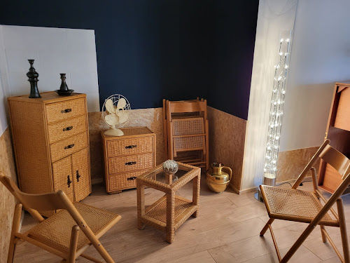 DESIGNANCES - meubles et déco design vintage. à Saint-Paul