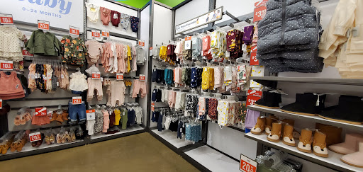 Clothing Store «Old Navy», reviews and photos, 3131 E Main St, Mohegan Lake, NY 10547, USA