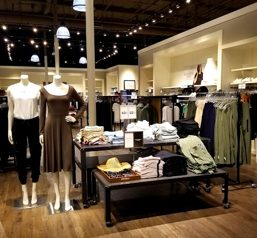 Clothing Store «Banana Republic Factory Store», reviews and photos, 100 Citadel Dr, Commerce, CA 90040, USA