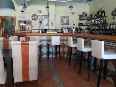Cafe Bar Michel - 16,, C. Mérida, 10, 29780 Nerja, Málaga, Spain