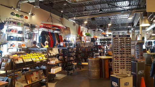 Outdoor Sports Store «Eastern Mountain Sports», reviews and photos, 87 Marginal Way, Portland, ME 04101, USA