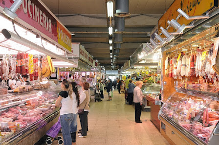 Mercado del Besós C. de Jaume Huguet, 38, Sant Martí, 08019 Barcelona, España
