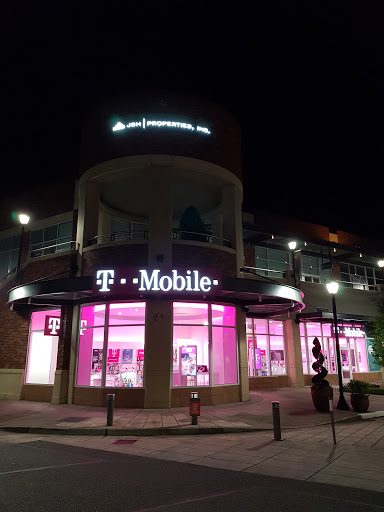 Cell Phone Store «T-Mobile», reviews and photos, 7525 166th Ave NE, Redmond, WA 98052, USA