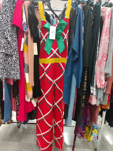 Shopping Mall «Division Crossing Shopping Mall», reviews and photos, 16353 SE Division St, Portland, OR 97236, USA