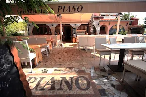 Restaurant Piano image