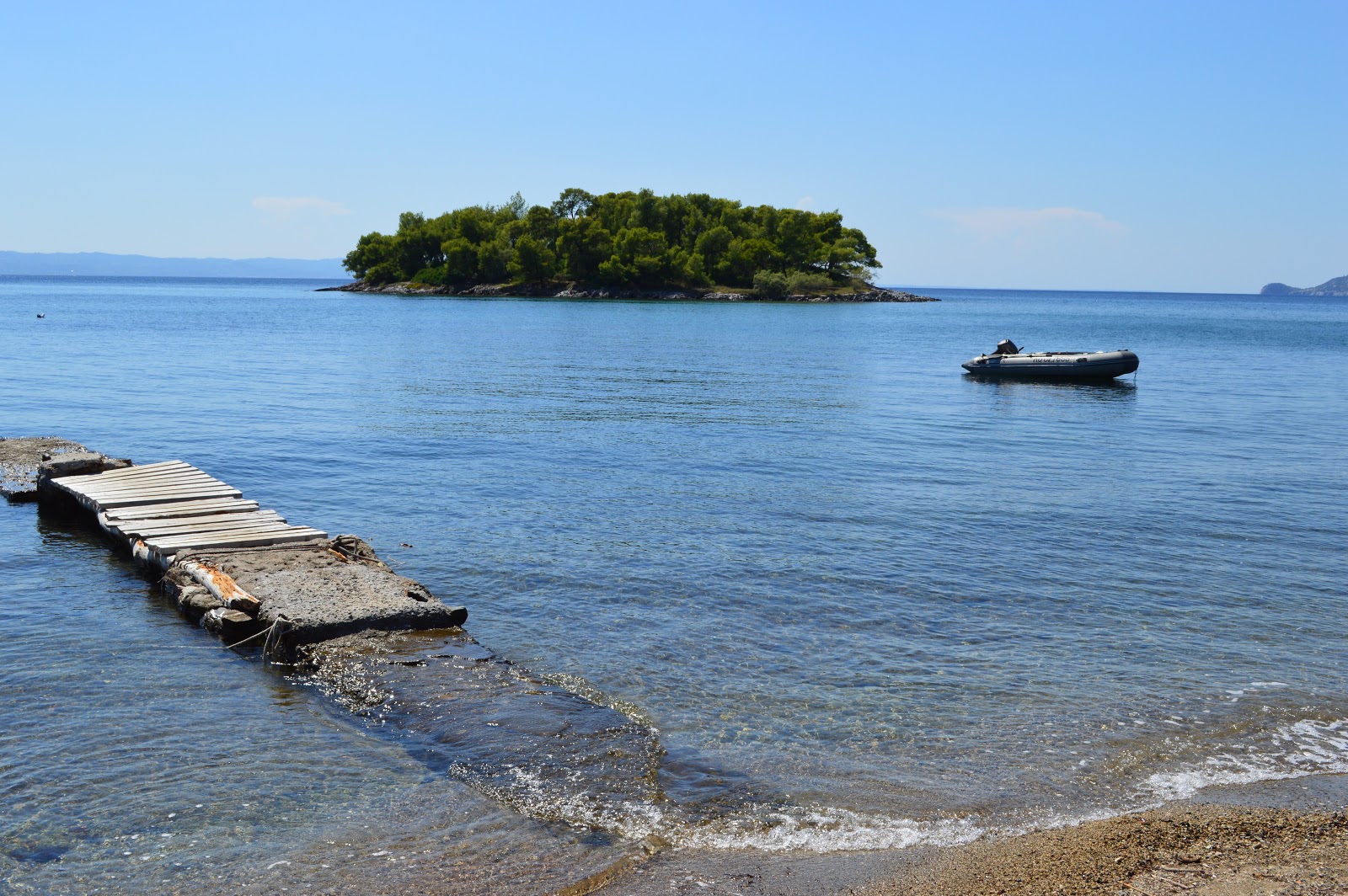 Foto de Koutsoupia beach área selvagem