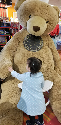 Shopping Mall «The Lakes Mall», reviews and photos, 5600 Harvey St, Muskegon, MI 49444, USA