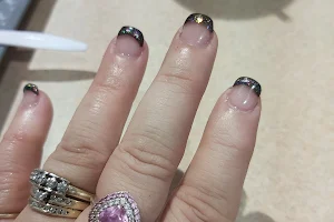 Cali Nails image