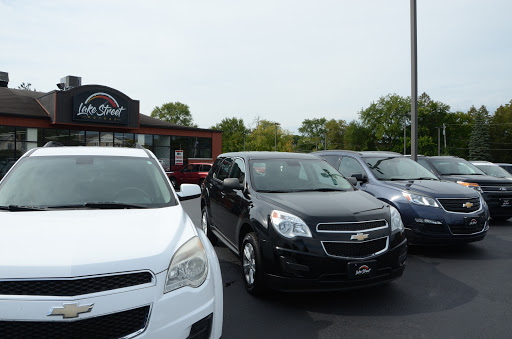 Car Dealer «Auto Villa», reviews and photos, 302 S Lake St, Grayslake, IL 60030, USA