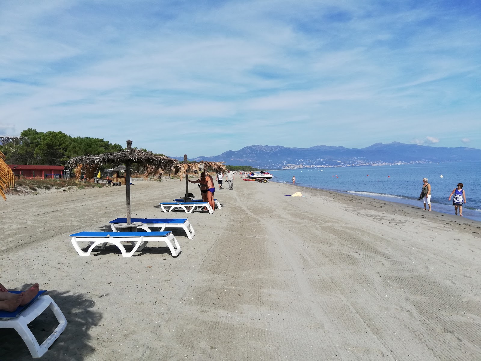 Φωτογραφία του Plage de Borgo με φωτεινή άμμος επιφάνεια