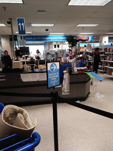 Clothing Store «Ross Dress for Less», reviews and photos, 100 S Biscayne Blvd, Miami, FL 33131, USA