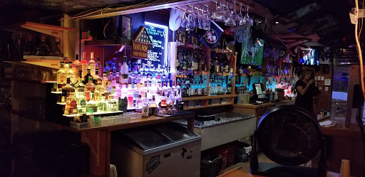 Liquor Store «Flight 747 Liquor Store & Lounge Bar», reviews and photos, 1500 Airport Rd, Jacksonville, FL 32218, USA